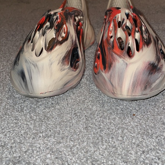 Yezzy - Picture 6 of 7